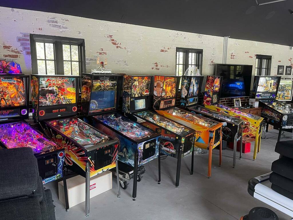 robbyirl5's tweet image. When a covid hobby gets real 😳. Keep an eye out for @normamcgehee to be on @officialpinballbabesofinsta #roomforonemore? instagr.am/p/CIZjI1Jj6uv/