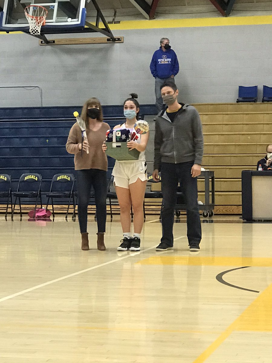 ReginaGirlsBB's tweet photo. Thank you seniors! Senior szn is just getting started Abby, Annie, Emma, and Christelle!🙌🏽 https://t.co/z7V5kA4J3k