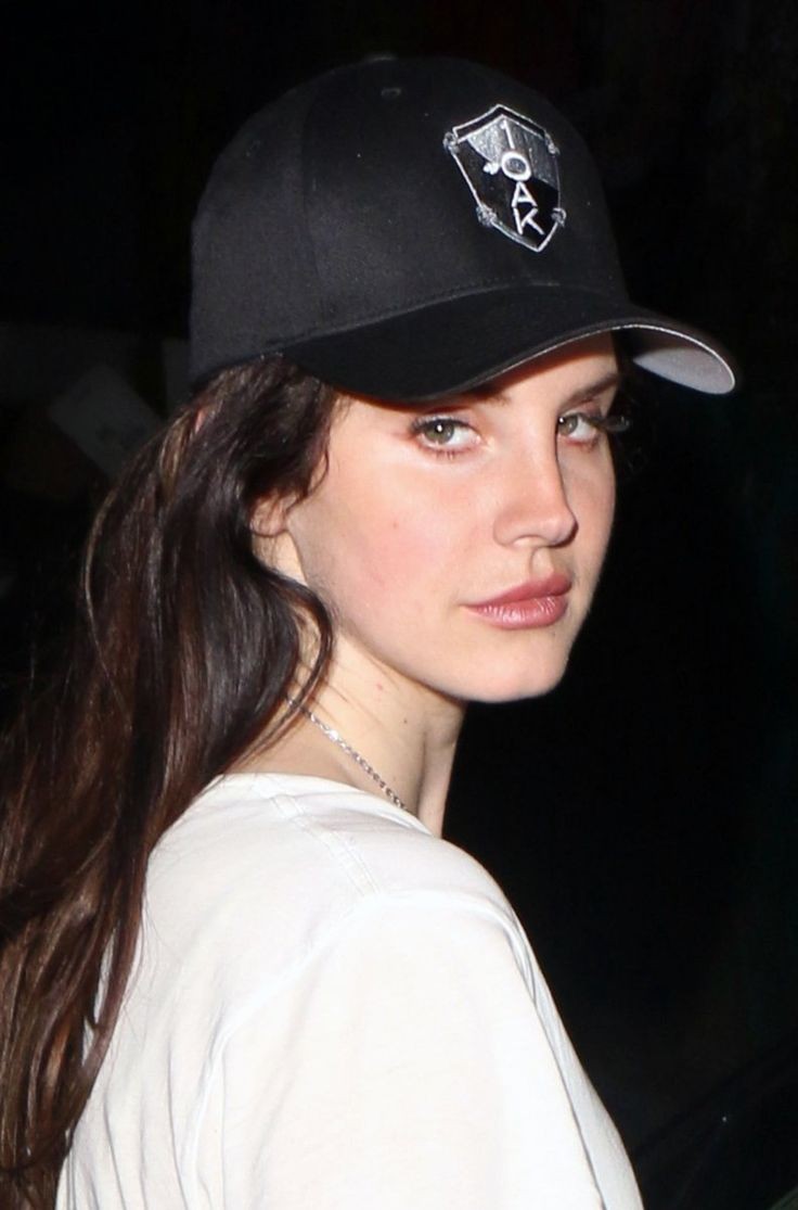  lana del rey and her favourite clothes a thread