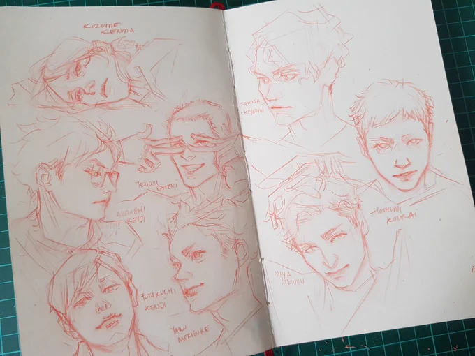 Moar volleyball bois
Kenma and Akaashi be looking so aesthetic 