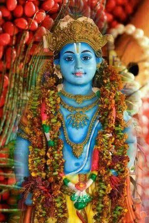 it was the first day of the month, and the local ruler or Naaduvazhi would visit the temple on the first day of every month. To show his devotion, he would donate an elephant every month as an offering to Krishna. Officers of the Naaduvazhi cleared people away from the path to..