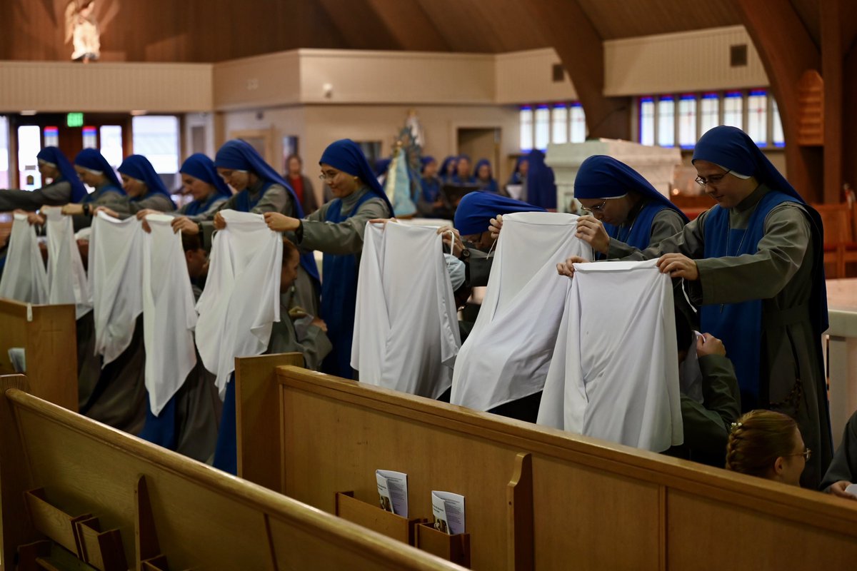 Today, Sacred Heart was host to a glorious event--Holy Mass for the Reception of the Holy Habit as ten(!) young women of the Servants of the Lord and the Virgin Matará received their habits. 

May God bless them! #Vocations
<a href="/WashArchdiocese/">Catholic Archdiocese of Washington, DC</a> <a href="/CathStandard/">Catholic Standard</a>
