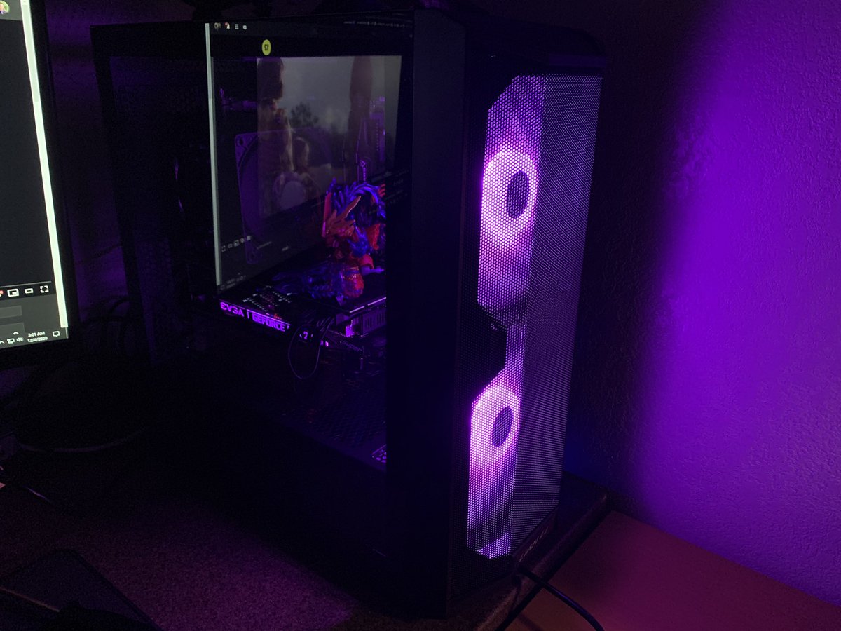 biggaryt's tweet photo. Finished my gaming rig! https://t.co/Lmb89ZVZ1X