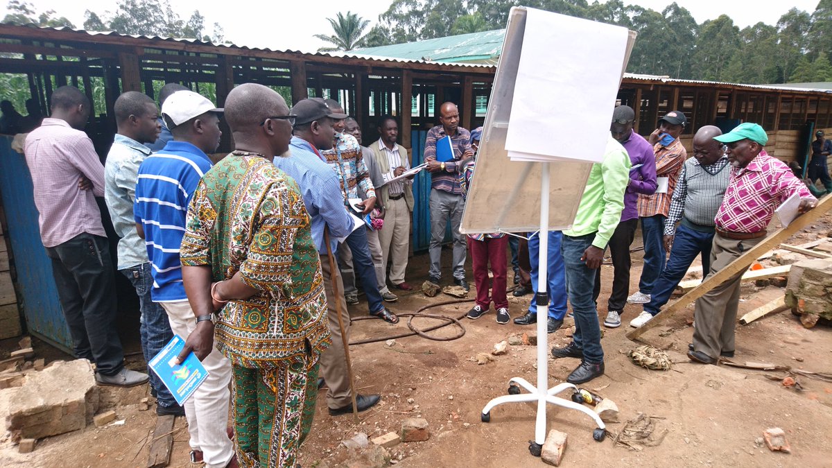 IitaStep's tweet photo. End of the training on pig, chicken and rabbit breeding techniques organized by the IITA STEP team in favor of teachers from the WEZA institute. The teachers expressed their heartfelt thanks for all that DG Dr NTERANYA SANGINGA has done for their schools. https://t.co/ZWEFN7OxkF