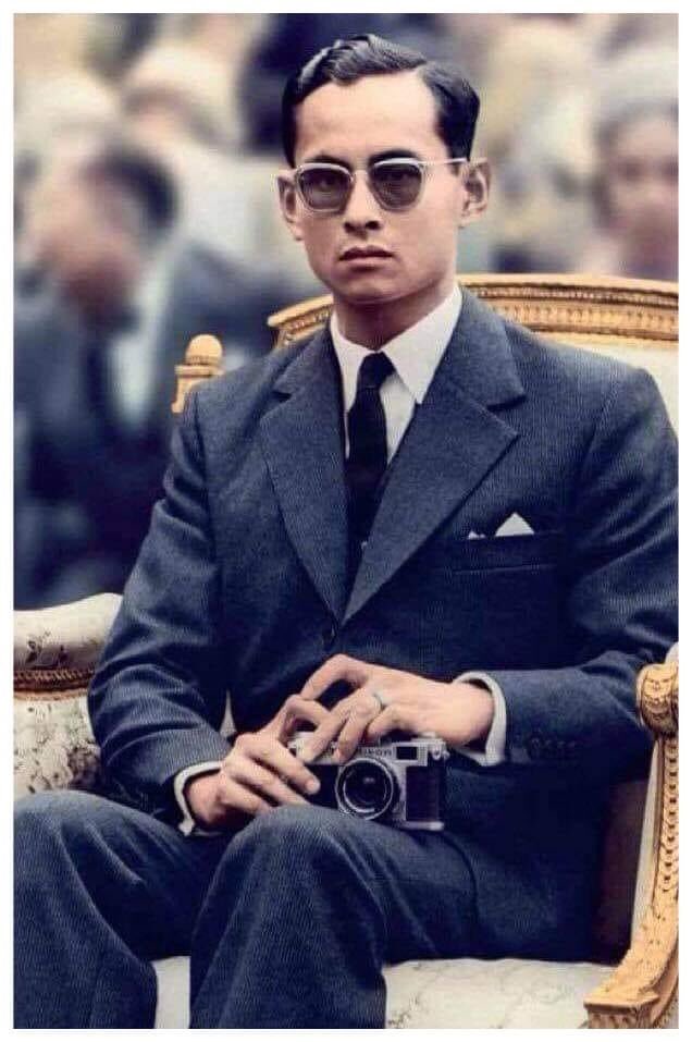 คิดถึงในหลวงรัชกาลที่ ๙ สุดหัวใจ  💛🙏

น้อมรำลึกในพระมหากรุณาธิคุณ 
เป็นล้นพ้นอันหาที่สุดไม่ได้  

#วันพ่อแห่งชาติ