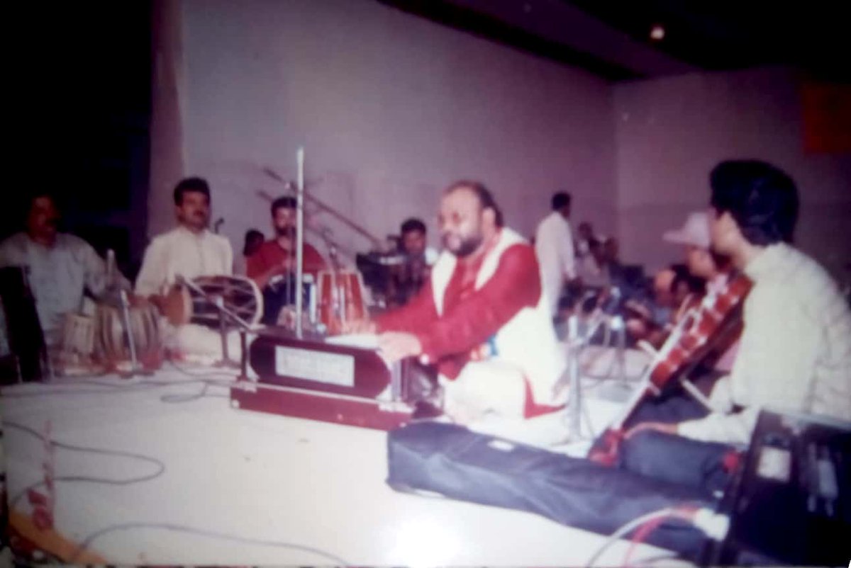 କିନ୍ତୁ ସଂଗୀତ ଯାତ୍ରାର ପ୍ରାରମ୍ଭରେହିଁ ସେ ଅକସ୍ମାତ ଆଜିଦିନ ୨୦୦୦ ମସିହାରେ ମୁମ୍ବାଇରେ ହୃଦଘାତରେ ମୃତ୍ୟୁବରଣ କରିଥିଲେ l ବହୁବର୍ଷ ବିତି ଗଲାପରେବି ଆଜିବି ତାଙ୍କ ସଂଗୀତ ଆକର୍ଷକ ଏବଂ ଆଧୁନିକ ମନେହୁଏ l  ୧୪/ଲଗାତାର..