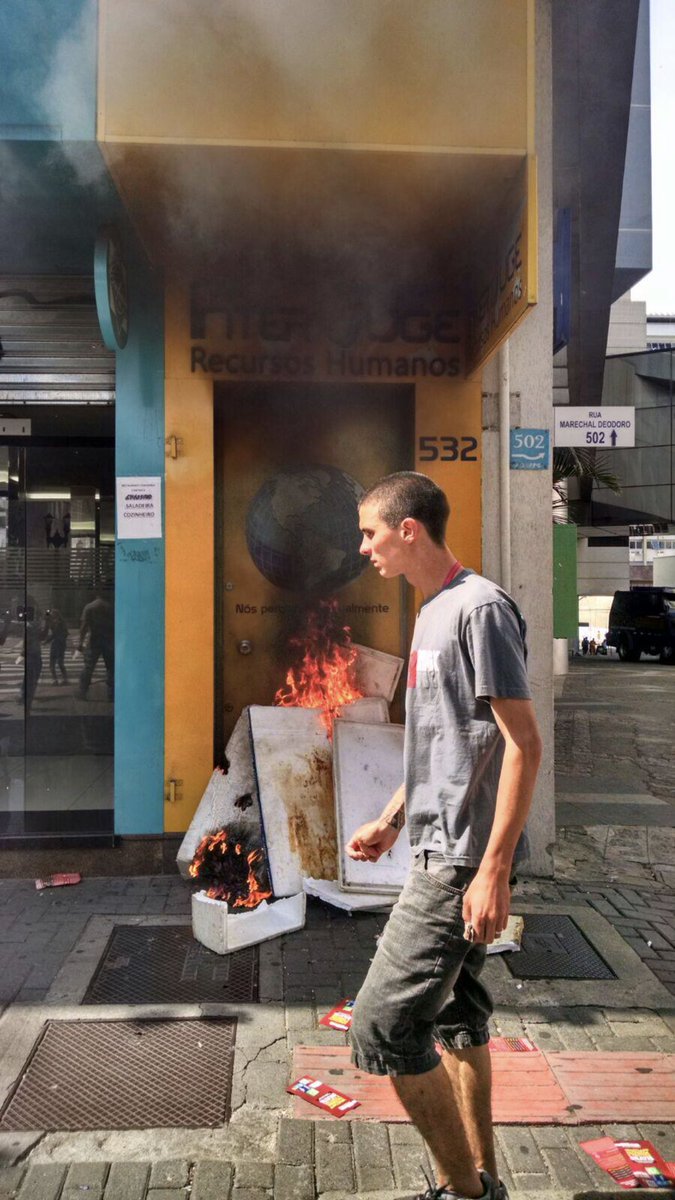 jaquekitty222's tweet photo. Foto 2015 cada um colhe o que planta simples Asim Cuidado com o que você faz, porque pode acabar voltando pra você. https://t.co/GRVQ43JuPe