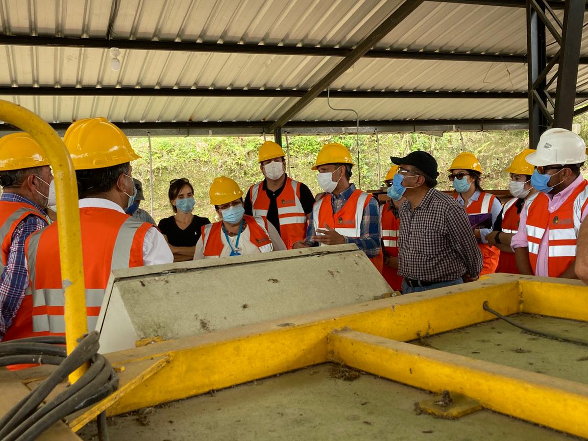 xicasanovac's tweet photo. #AsambleaEnTerritorio | @BiodiversidadAN
Continuamos con el recorrido por las zonas comprometidas en el cantón #LaConcordia para hacer una inspección técnica que permita levantar un informe adecuado para conocimiento de los compañeros que somos parte de la comisión
@PichinchaPAIS https://t.co/aFDtylFvl8
