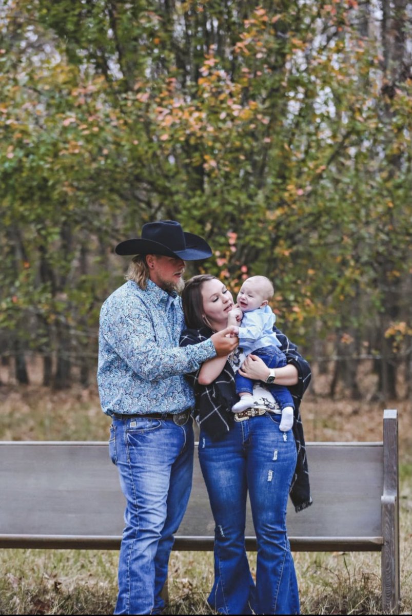 codyb_75's tweet photo. My beautiful little family https://t.co/Sp22V3cy3D