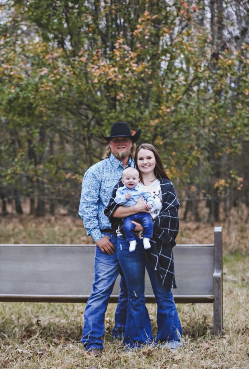 codyb_75's tweet photo. My beautiful little family https://t.co/Sp22V3cy3D