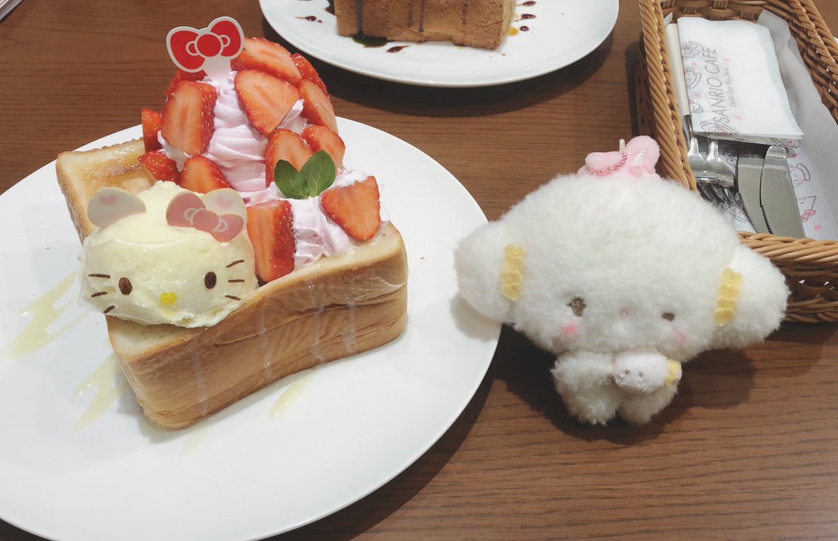 ペケ サンリオ垢 池袋サンリオカフェでハニートースト食べてきました 甘くておいしい あったかいトーストと冷たいアイスの組み合わせはほんと最高だと思う いちごの量もめっちゃ多くてよかった ただ量が結構多いので2人でシェアとかした方がいい