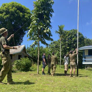 AusHCSols's tweet photo. Communications are everything. Members of the ADF’s Taskforce 637 have just spent a month in Solomon Islands repairing police radios, conducting training and looking at how radio communications for the police, health and disaster response can be improved. 🇸🇧🤝🇦🇺 https://t.co/UQILuZpMU3