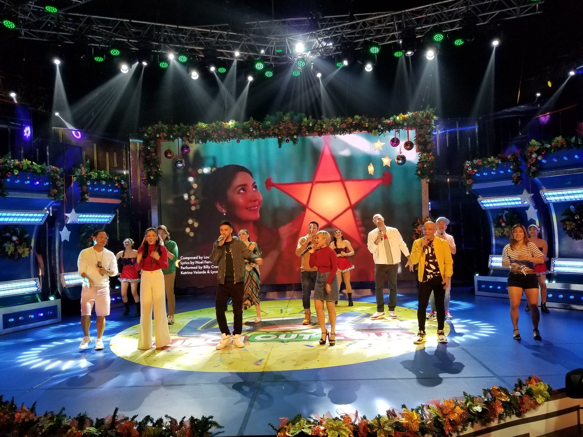 tropang_LOL's tweet photo. Sabay-sabay nating ituloy ang Pasko kasama sina Billy Crawford and 'Suklay Diva' @katvelarde24! 

#LunchOutLoud https://t.co/pUPm0ovCCt