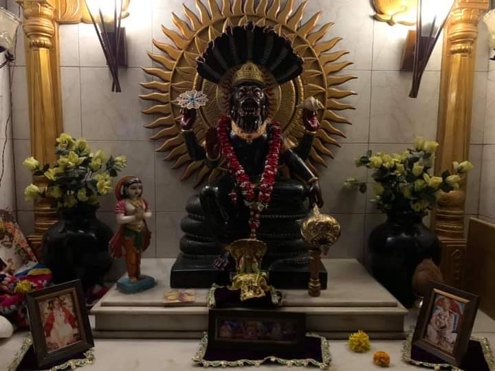 Damodar69884822's tweet photo. Todays Mangal Aarti Darshan of #shrishriradhavrindavanchandra
@ulhasnagar centre
@AnandVrindavan Dham

For more details contact👇
+91-7066727666
+91-9284826810
#radharani #murari #jaijaganath #gaurnitai #jainarsinghdev #shreeradhe #shrimadhusudanbapuji #damodardas #morningdarshan https://t.co/dUVkcflc3y