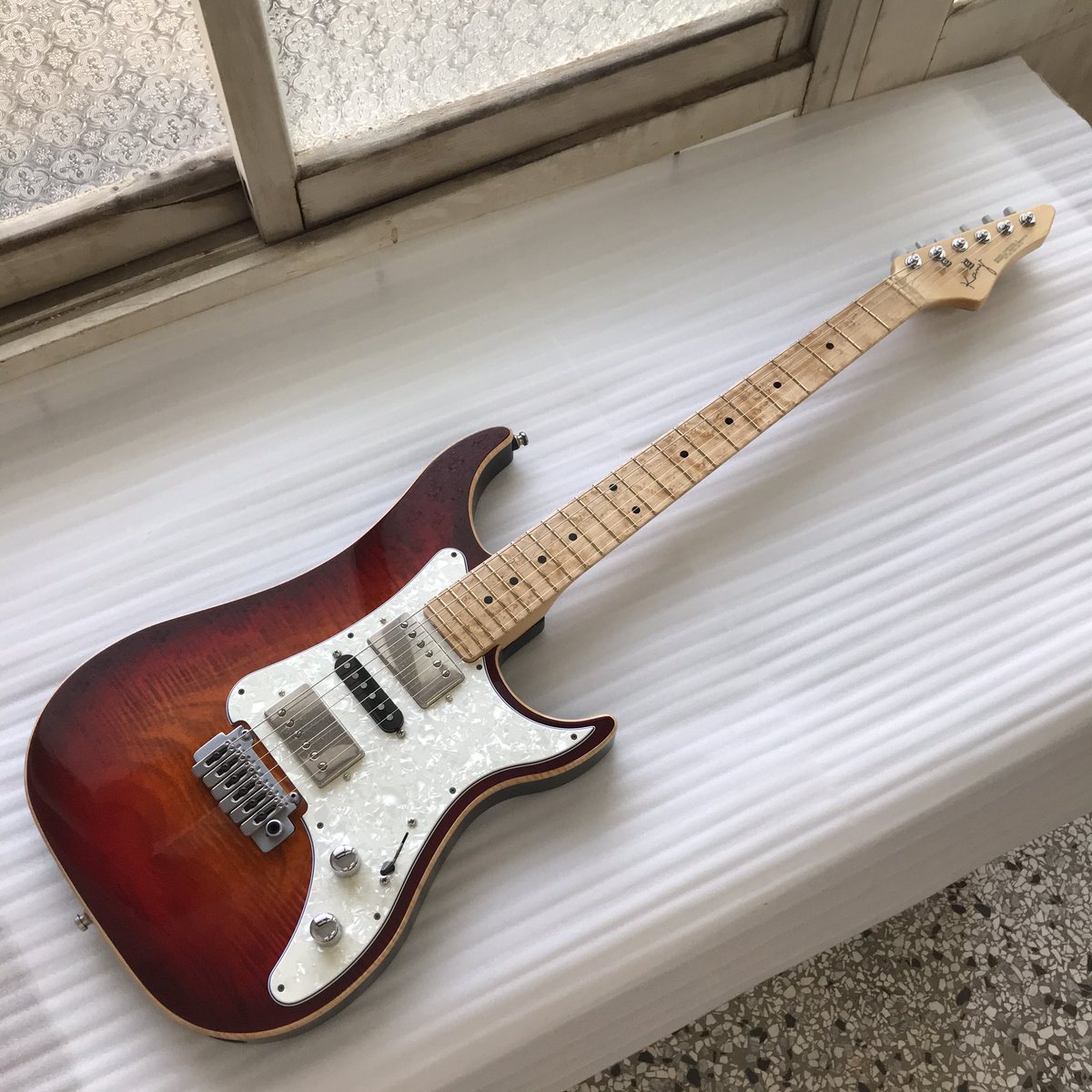 KanjiKawabata's tweet photo. Refret and make new pick guard
I made this neck 15years ago for switch original fretless neck
#you #jannedaarc
#vigier #vigierguitars
@JescarMusic #evogold #evogoldfrets
#grinningdogpickup #grinningdogpickups
#refret #handmadeguitar
#kanjiguitar #kanjikawabata https://t.co/dSdYeAZRmm
