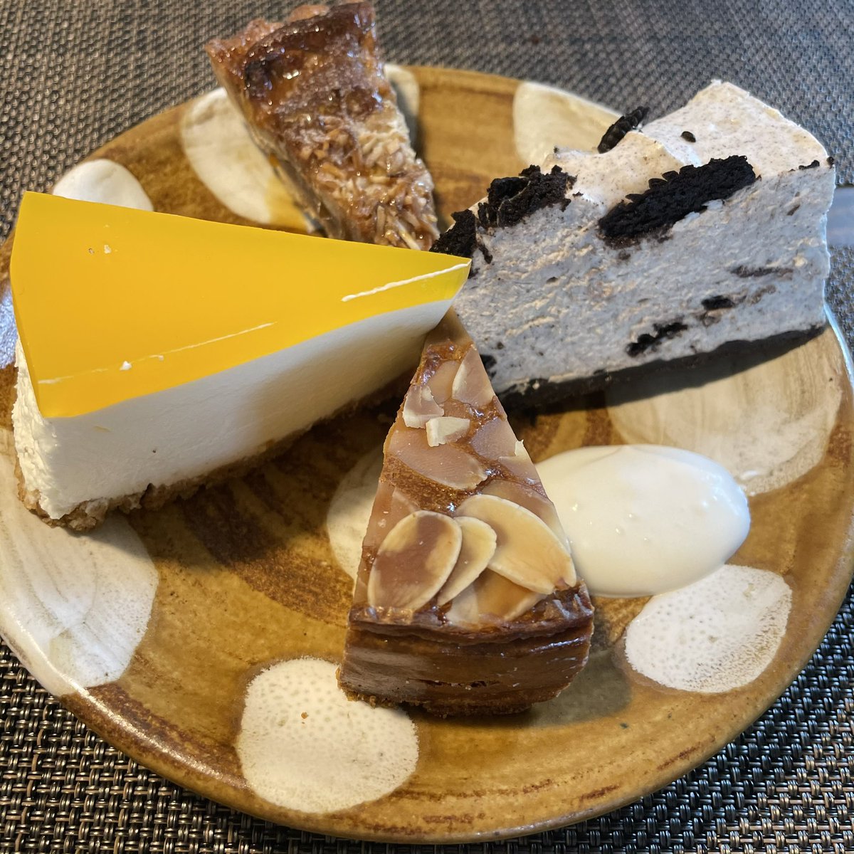 Nikka 安いですよね 北中城村のちゅんじゅんカフェです ライカムイオンから近いかな ランチに追加350円で ケーキ食べ放題でした 平日は確か250円でした タロスさんも沖縄なんですねー 是非 T Co Iya3lnpwdu Nikka 安いですよね 北中城村のちゅんじゅんカフェです ライカムイオンから近いかな ランチに追加350円で ケーキ食べ放題でした 平日は確か250円でした タロスさんも沖縄なんですねー 是非 T Co Iya3lnpwdu