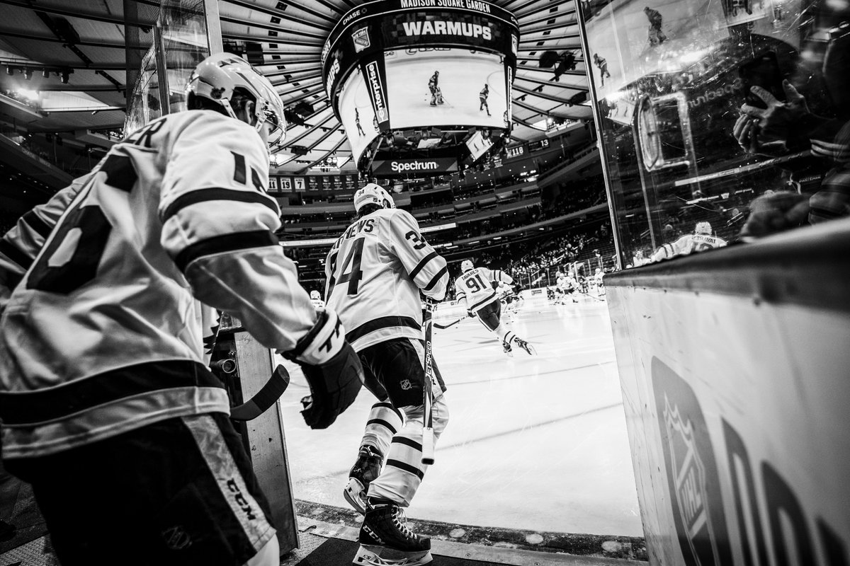 Moments in monochrome.

Check out #LeafsForever photographer <a href="/mblinch/">Mark Blinch</a>’s Season Selects ➡️ tml.hockey/seasonselects