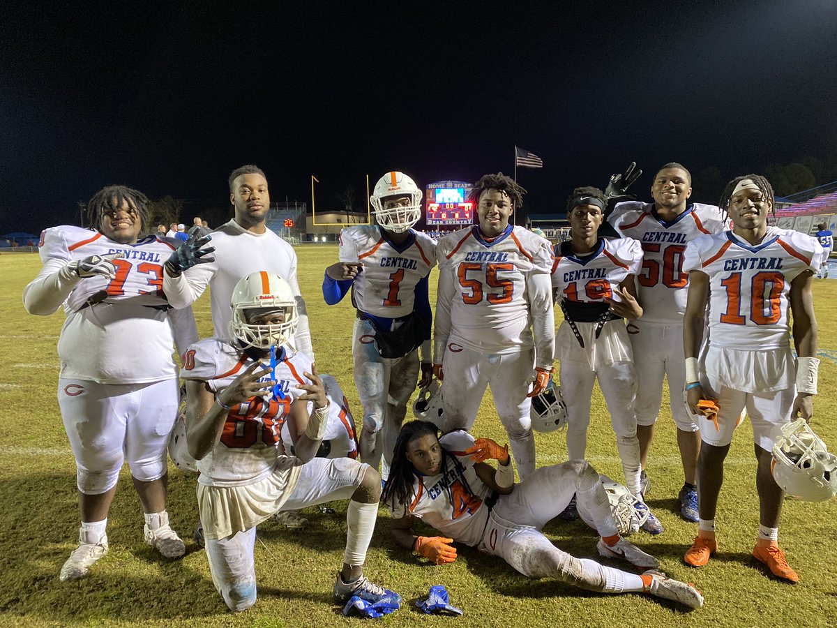 theseusjack28's tweet photo. Going to  miss this group of seniors. Thank you for everything you have done for the program!!! @3webbwebb @Maurice_o4 @SmithTakevion @tijuandixon1 @gabeee35 @1_waltt @Adkins24Austin @kealan06 https://t.co/XGV3aFm0cu