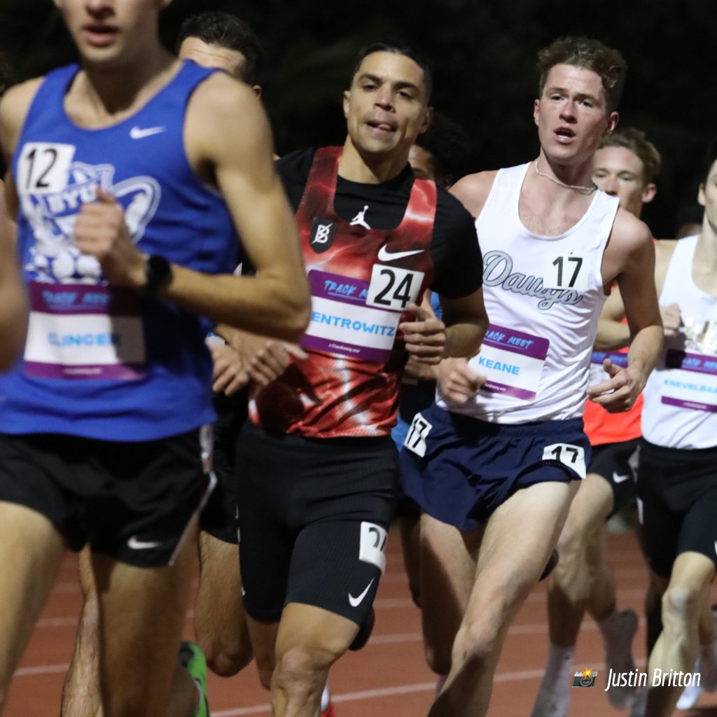 runnerspace's tweet image. "It's called fashion. Look it up."

@MattCentrowitz with the 🔥 fit  #TrackMeet 

📸 @justinbritton