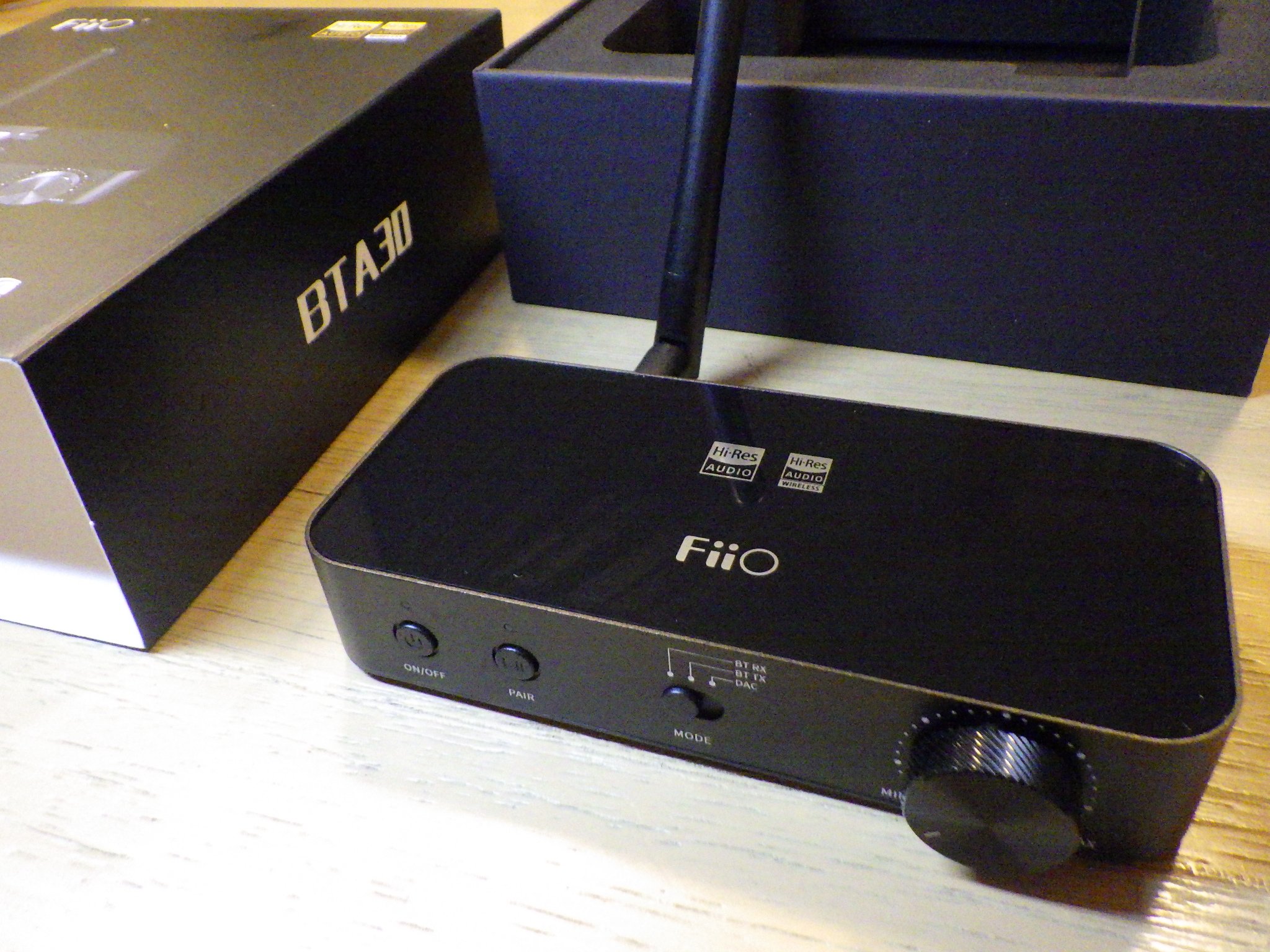 おじま On Twitter Fiio Fiio Japan Bta30着弾 待望のldacトランスミッターなので早速手に入れました O 発売直前の予約にもかかわらずほぼ最速の発送ありがとう Eイヤホンさん 配達通知から１日遅れましたけど Https T Co Eoc8rxsnzi Twitter