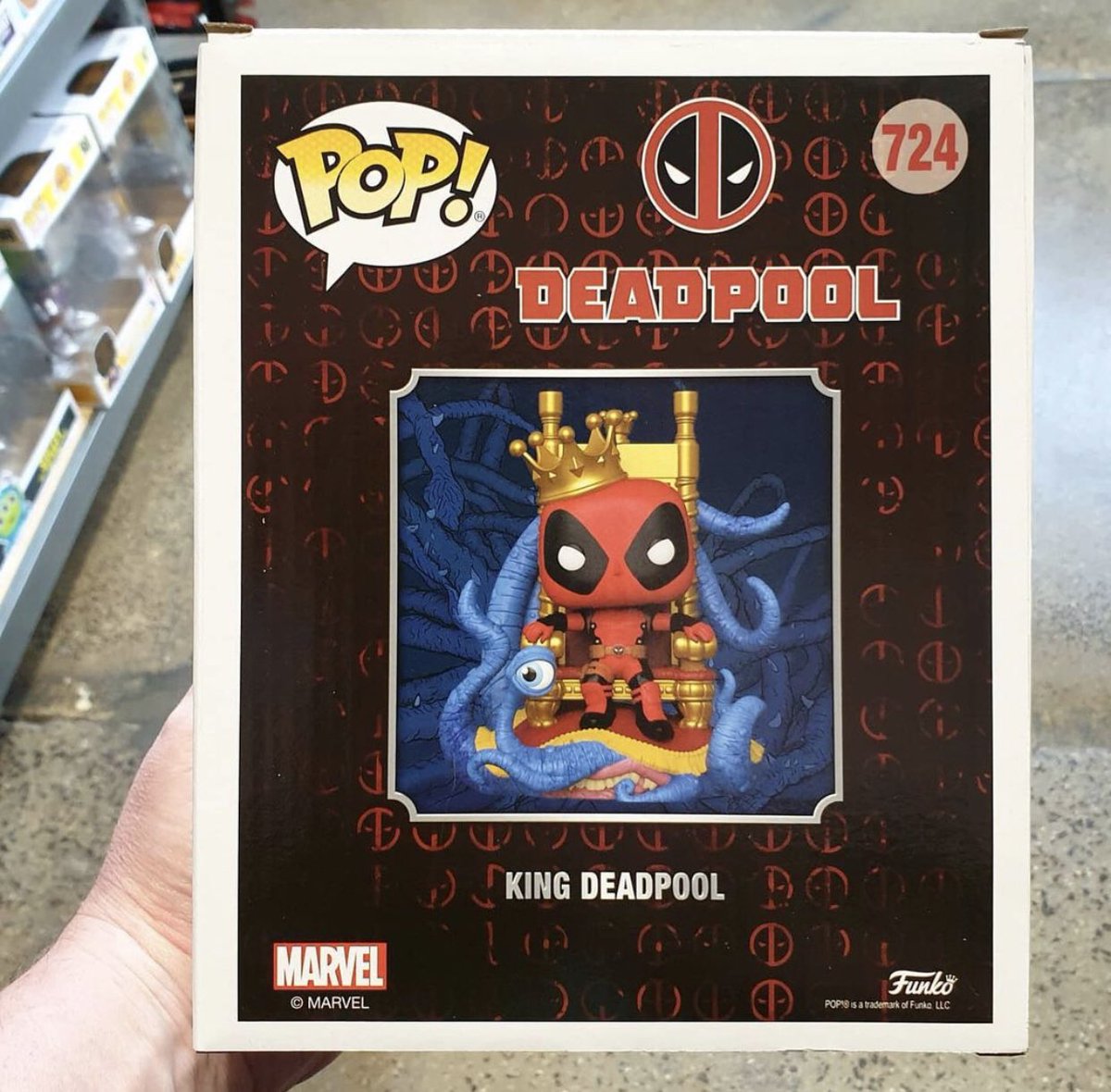 Abber_naffy's tweet photo. Here’s a look at the King Deadpool Pop deluxe. Available to pre order on @PopInABox U.K. Arriving in January 

Comes with the PX sticker

✅ Pre order Here ⬇️
https://t.co/zhSfrCg1xR

Pic cred popcultchatoday 

#deadpool #collectible #kingdeadpool #marvel #bobblehead #popinabox https://t.co/DDzrSUbwGc