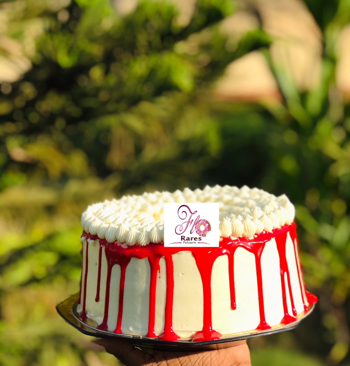 FloraresP's tweet photo. 🧁FloRares Pâtisserie🍩 annonce déjà les couleurs!!
#Christmas #noel #Noel2020 #Togo #tgtwittos https://t.co/uVAcijCRX5