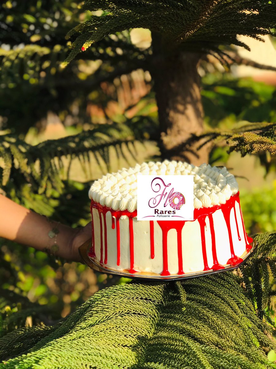 FloraresP's tweet photo. 🧁FloRares Pâtisserie🍩 annonce déjà les couleurs!!
#Christmas #noel #Noel2020 #Togo #tgtwittos https://t.co/uVAcijCRX5