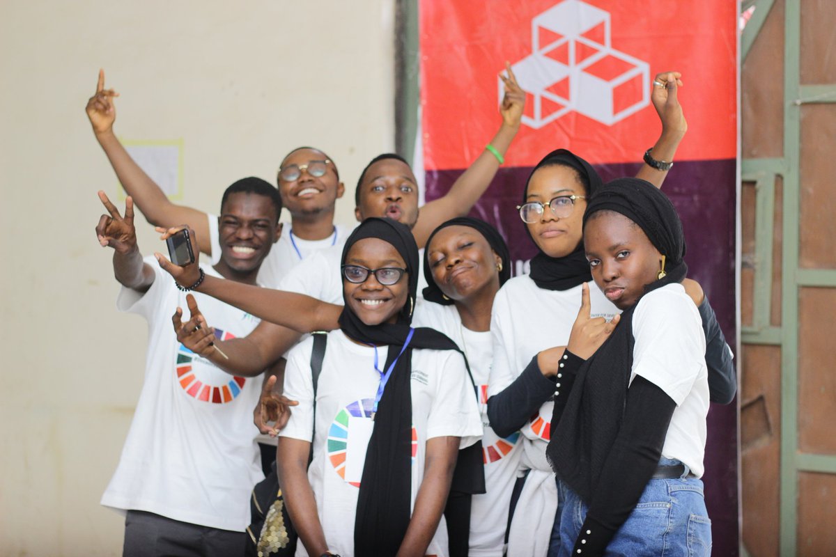 TheCSDHub's tweet photo. Happy International Volunteers Day to the best team anyone could ever ask for... Here is to our teams of volunteers working round the clock to keep the ship afloat... And to everyone out there doing the noble work or volunteering, we see you... You'd reward is here and in heaven. https://t.co/W5BcHbFyJk
