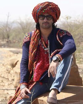 The way he prefers his loved one’s happiness over his own makes everyone fall in love with him. Be it breaking up with mishti for his nanko or getting adamant to get back his love Abir inspired everyone to be a fighter. In addition to it, he shares a special bond + #ShaheerSheikh