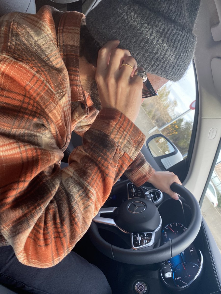 Anda ponte en verde que tengo prisa por verte🚦#quefrio #navidadraranavidad 
.
<a href="/grupoadarsa/">Adarsa</a>