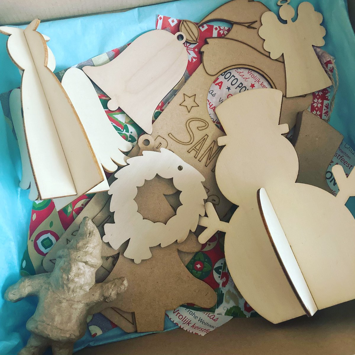 craftsandmakes's tweet photo. That’s the last of the Christmas craft boxes sold! 🎨💫 I’ll be posting kits perfect for gifts this week!  #christmas #crafts https://t.co/5SdPOkhUGx