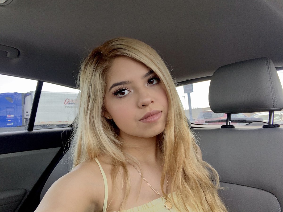 itsjennyalmanza's tweet photo. Just thought y’all should see what a bad bitch look like😇💕 https://t.co/BfPUMnJjVb