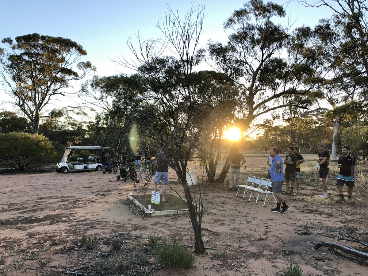 Twilight golf at royal wailki!