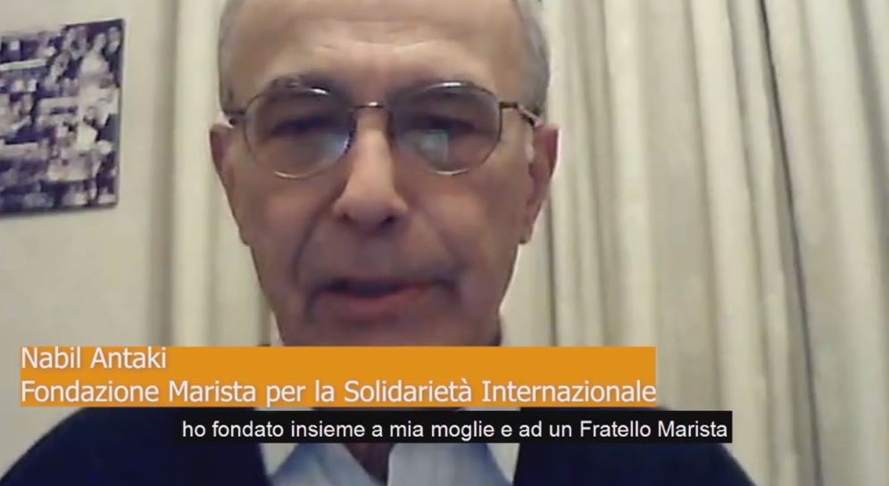FOCSIV's tweet photo. Roberto Natale @raisociale premia Nabil Antaki Premio Volontario dal Sud @fmsi_onlus per il suo impegno ad Aleppo. #vipremio2020 #5dicembre https://t.co/VcYMMwhR9w