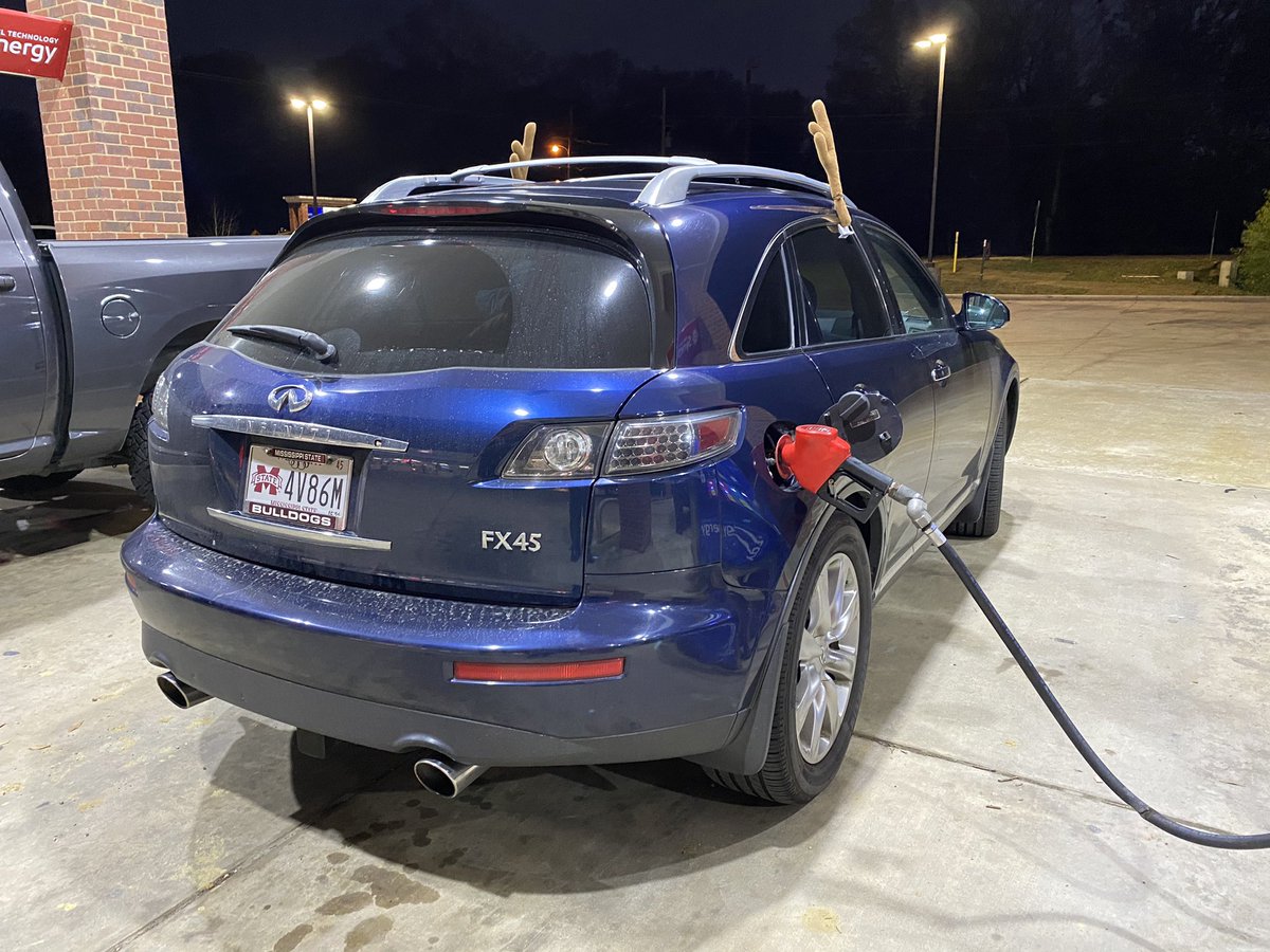 thecarguy1234's tweet photo. So road tripping to picayune tonight I ended up rolling with a straight piped GT Mustang. Red light slow downs were fun because we both would down shift and let those V8’s sing to eachother 😂😂 the smiles per gallon I’m getting have never been higher 😂 #fx45life #mufflerdelete https://t.co/aQUo4NcDQA