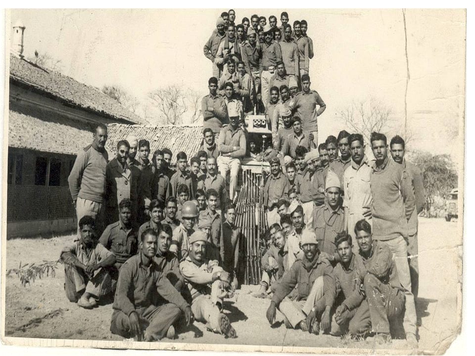 IaSouthern's tweet photo. #SwarnimVijay1971
#ChachroRaid
#Surgical and bold action in unimaginable depth in Pakistan territory by 10 PARA SF under leadership of Lt Col Sawai Bhawani Singh.Large number of #Pakistan Army soldier were killed & 17 captured as prisoners in the successful raid.
@adgpi https://t.co/c94IhE4O4O
