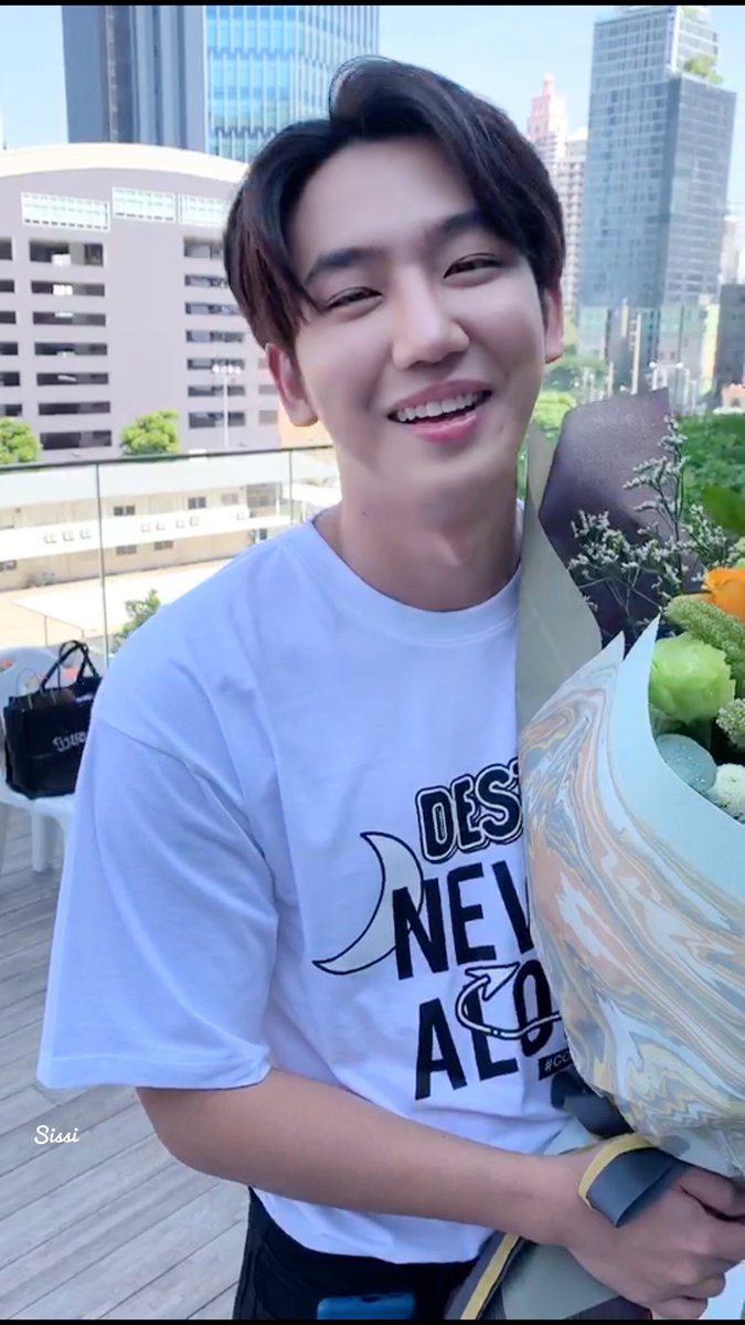 PhotoSissi's tweet photo. Always with you @titlekplee 💙
So proud of you ,please keep fighting na 💙
#titlekrt #กลจของตต
#DestinyNeverAlone
Thanks P'new 😘😘 https://t.co/48jkW8Rr2E
