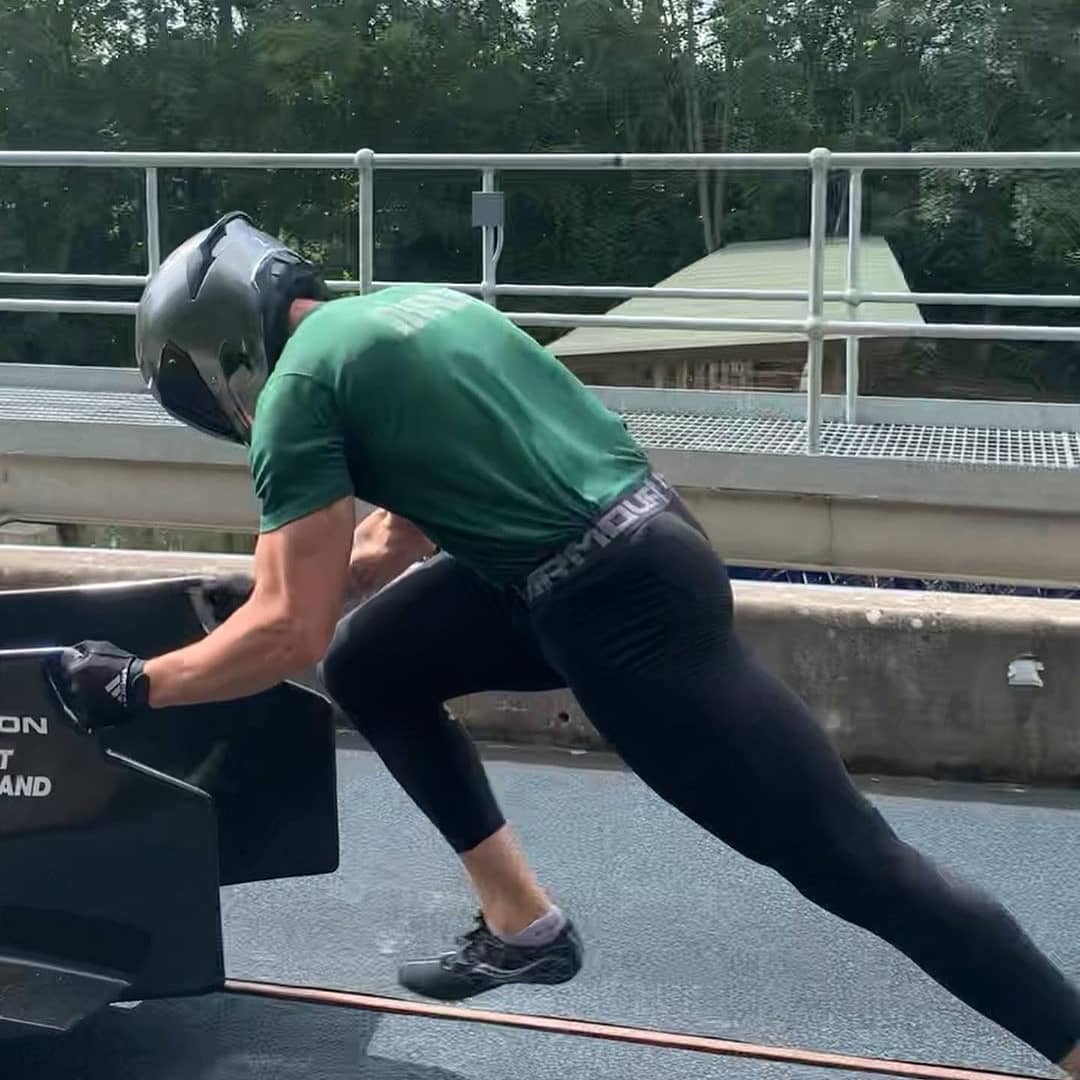 Tune in to watch our Soldiers and Officers representing <a href="/The_BBSA/">British Bobsleigh and Skeleton Association</a> 🇬🇧 at the opening European Cup race.

Best of luck to:

Capt Jo Ellett RE
LSgt Lamin Deen OLY GREN GDS
Pte Olly Butterworth PARA
Rfm Tom Harris RIFLES
The GB Dev Coach: Rob Hinton RAMC AMS
 bsd-tv.de/#/livestream/w…