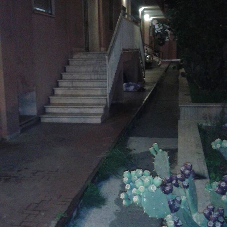 AngeliNotte's tweet photo. Oggi davanti ai #punti #vendita @Prezzemolo&amp;Vitale via #Noto e #Villafranca @Palermer #collettaalimentare: Dona un #pasto a tuo #fratello. Mostriamo un #atto di #generosità verso i #fratelli #Ultimi #senzatetto #senzacasa #senzadimora #Homeless #people https://t.co/rQbSXGnEjo