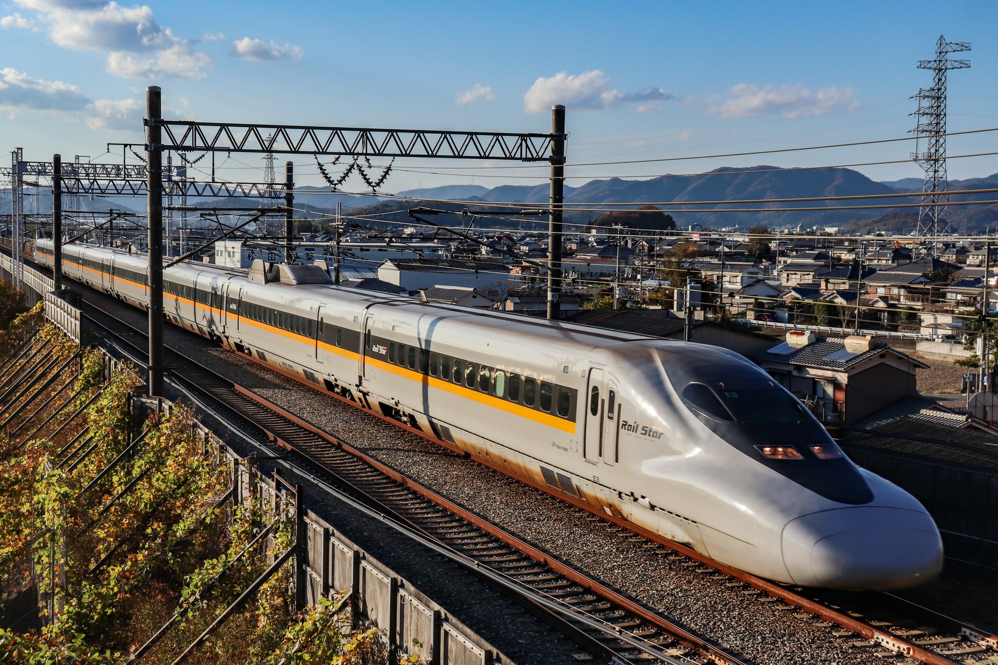 昭和52年　召列車乗務　新幹線総局長　丸形プレート　2枚組 公園のSLは昭和天皇が乗った「お召し列車」だった！ きっかけは1