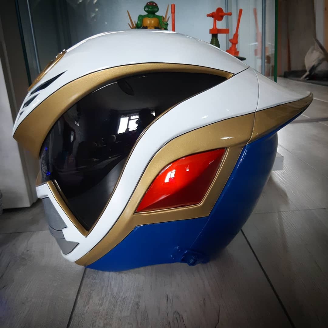 Wild Ranger 5 Props ( https://www.facebook.com/WildRanger5Props/)*UK cosplay maker for PR Helmets, buckles, specific suits“Helmets are $450 each shipped, buckles are $60 with stickers and an extra $15 for chrome” #PowerRangers