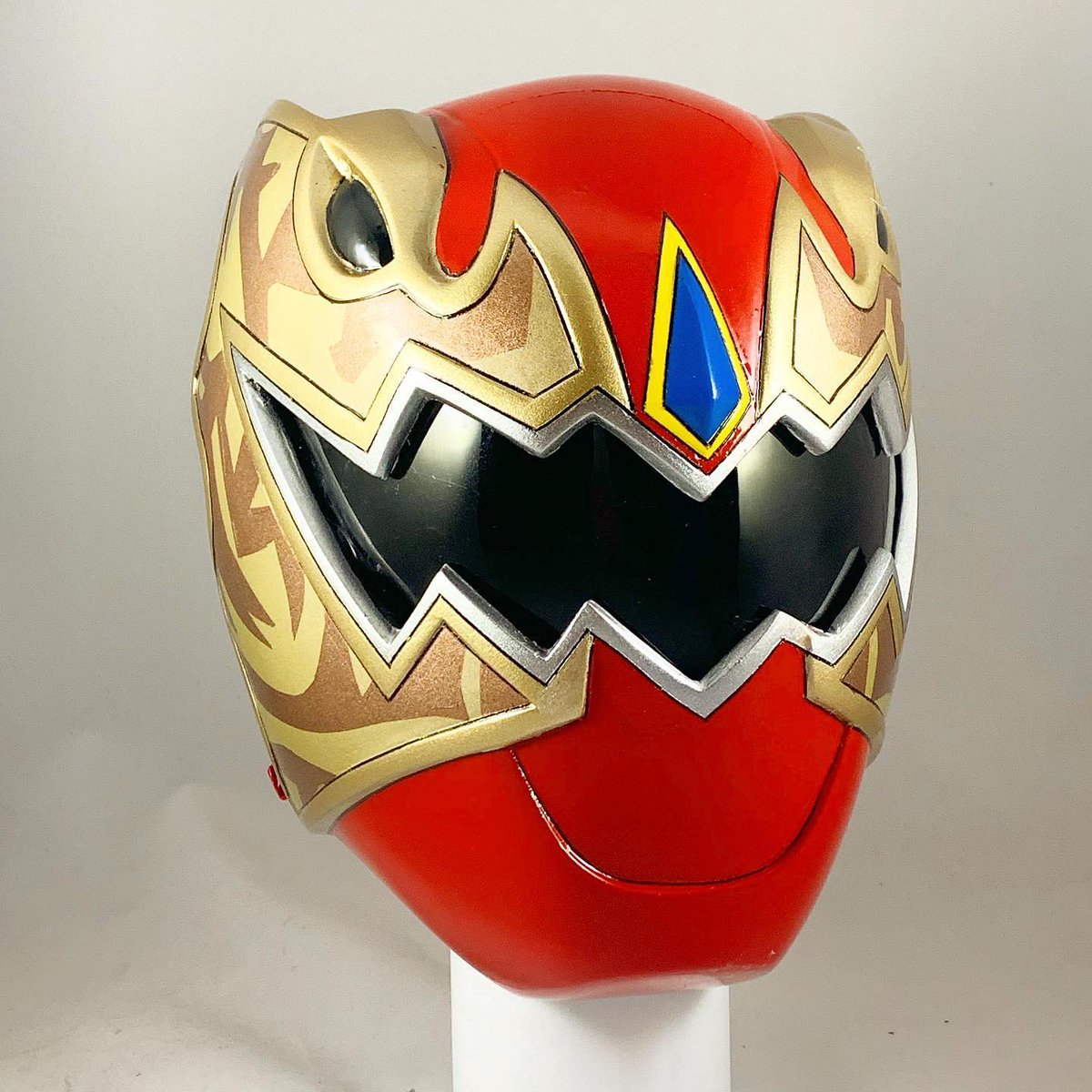 Legendary Props ( https://www.facebook.com/legendaryprops&nbsp;)*As of right now, their commissions are closed, but they do make some pretty good helmets. #PowerRangers