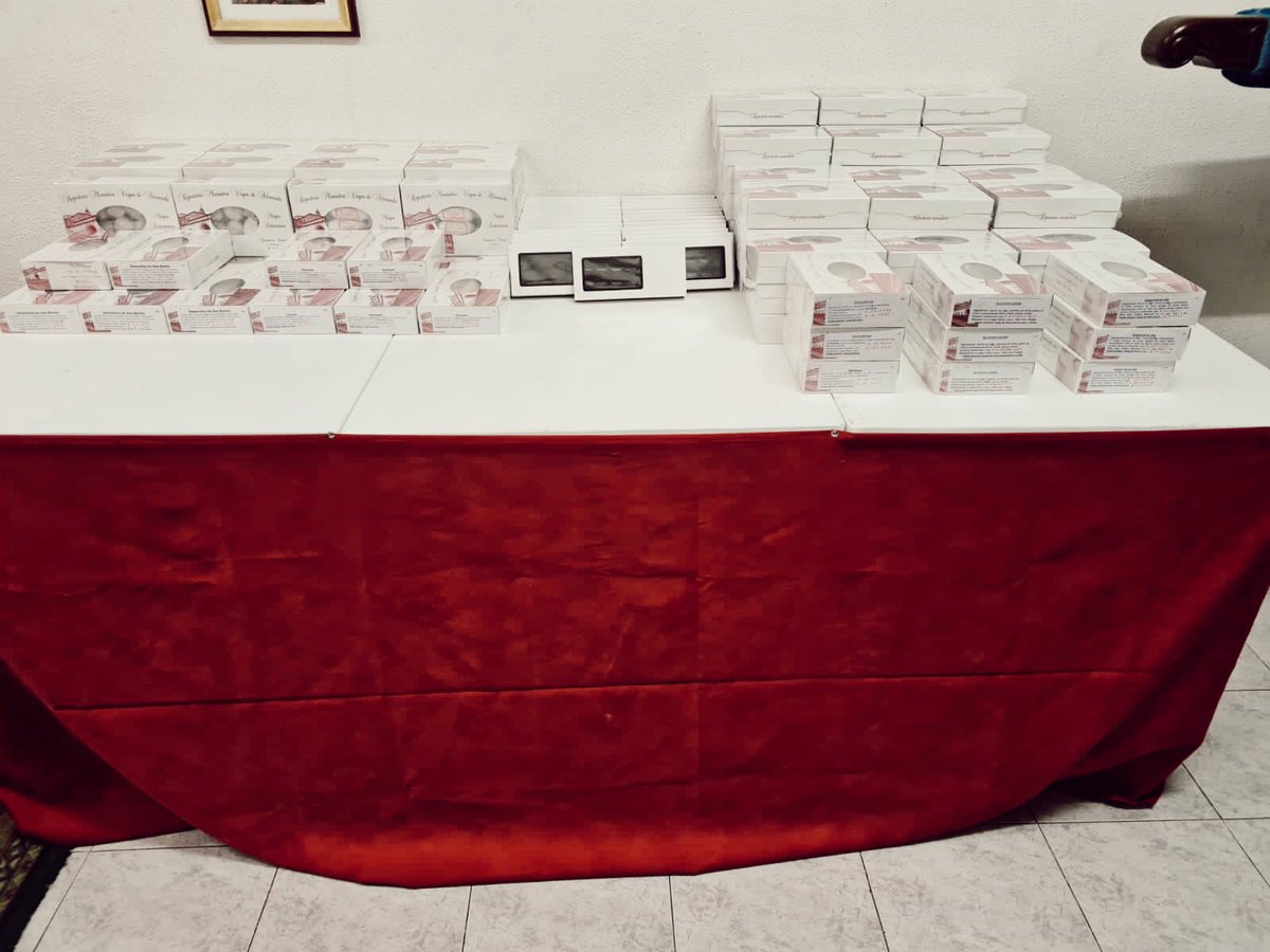 VENTA SOLIDARIA DULCES MONJAS DE ALCONADA 🍫
Mantecados, turrones, polvorones y muchos dulces más ya disponibles para la venta en nuestros locales en el siguiente horario: 
- Lunes a viernes de 18:30 a 20:30.
- Sábados de 18:00 a 20:00.