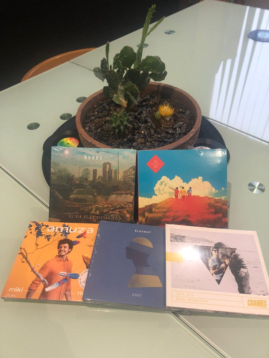 S'acosta <a href="/la_marato/">La Marató de 3Cat</a> I quan arribi el dia, sortejarem aquest fantàstic lot de CDs gentilesa dels companys <a href="/musicaglobal/">Música Global</a> Per participar només heu de fer RT i Follow. Si us agrada la música en català, segur que us encanta. Sort a tothom. 107.5 FM.