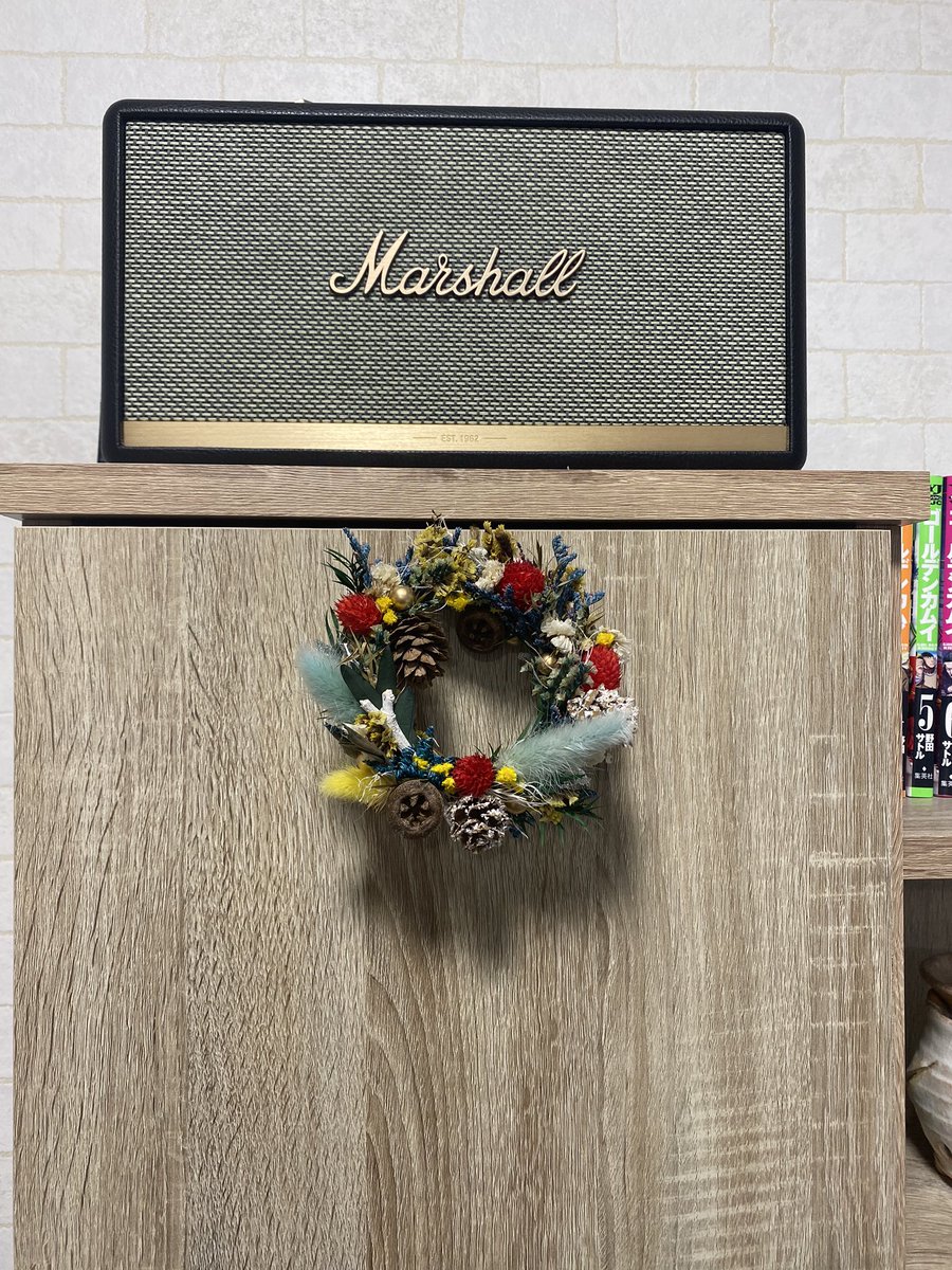 カム 百均のドライフラワーでリース作ってた