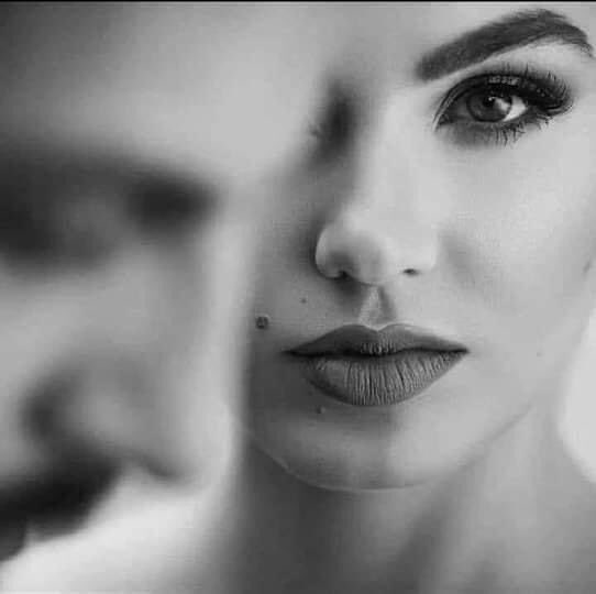 Yolun açık olsun...
Güneş tenini yakmasın..
Yağmur canını üşütmesin...
Ayağına taş değmesin...
Su gibi git su gibi dön...
...ve bir dua düştü dilime.
Ben seni, bana sevdirene emanet ettim....  ~~~~~~~~~~~~~~~~~~~~~~~~~~~~