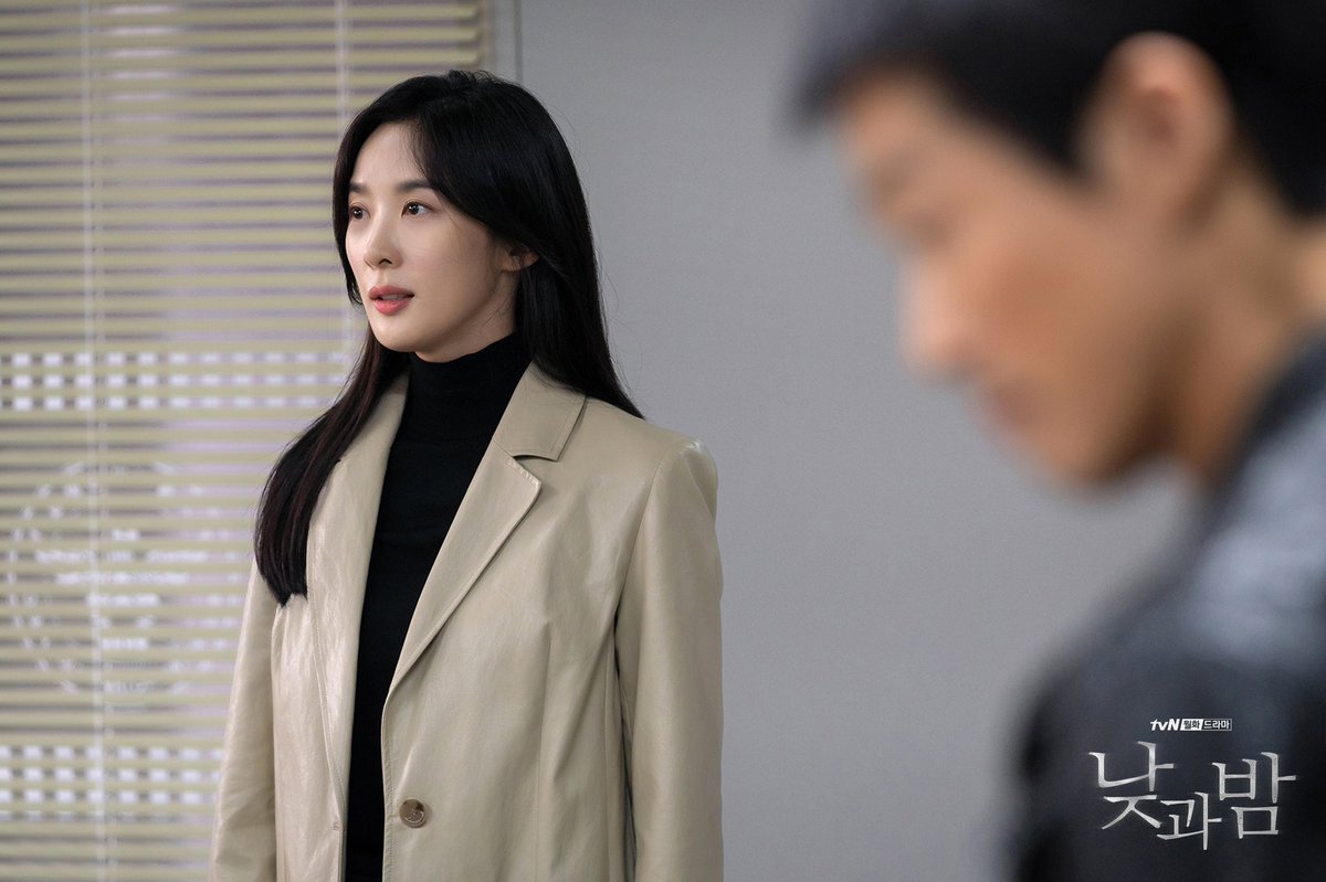 День и ночь дорама кадры. Мой сосед детектив дорама. Дэн лунь удушающая сладость, заиндевелый пепел. Млечный путь среди вечной ночи дорама дата. Awaken дорама.