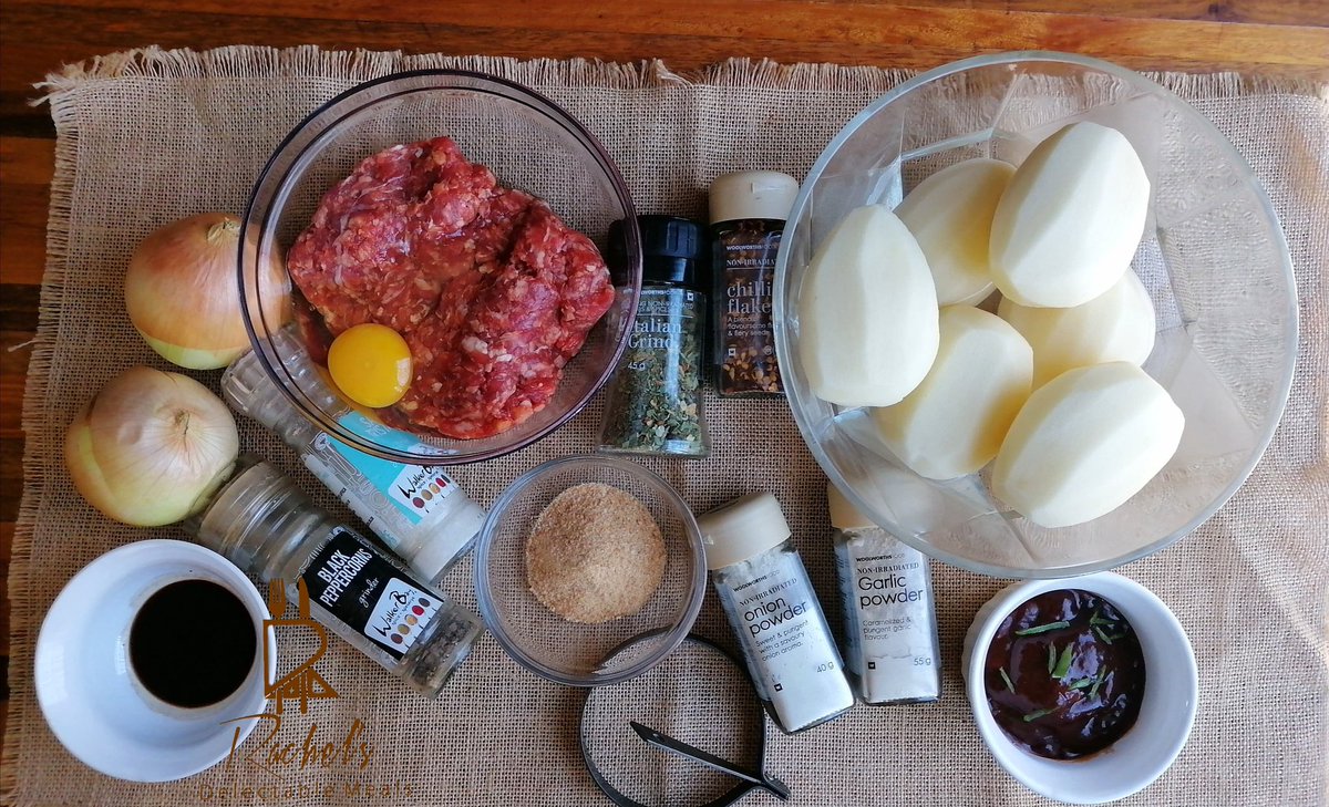 step_kitchen's tweet image. Succulent beef burger with gherkins and balsamic onions accompanied with chips..
#cooking #foodie #burger #kitchen #SaturdayMood #cloudy #FYP #December2020
