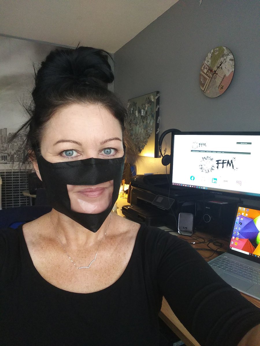 FriendlyMask's tweet photo. All of our masks are #lipreading and #hearing aid friendly. Each mask is made in the UK by high quality tailors and is machine washable. They're even reversible with a choice of 2 colours. Buy yours and quote NEW2020 or FAMILY for discounts https://t.co/1v9yVh3aEp https://t.co/CGtIAOY8ft