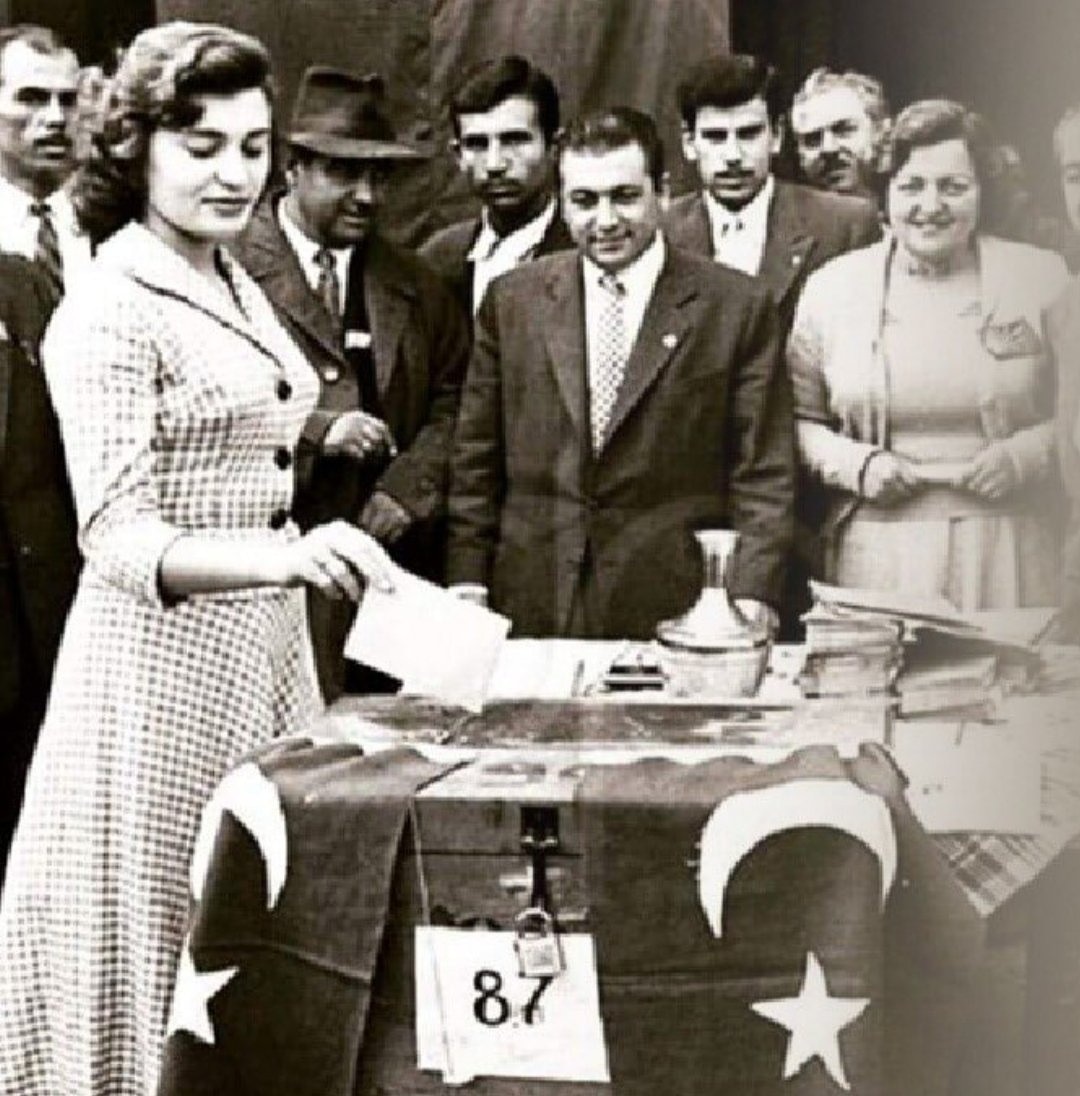 "Şuna inanmak lazımdır ki,dünya yüzünde gördüğümüz herşey kadının eseridir."
#KadınHaklarıGünü 
#5Aralık
Kadın ve erkek eşitliği yolunda çağdaş, eşitlikçi, ve uygar bir adım olan 5 Aralık 1934 Kadınlara Seçme ve Seçilme Hakkı verilmesinin 86. yılı kutlu olsun!